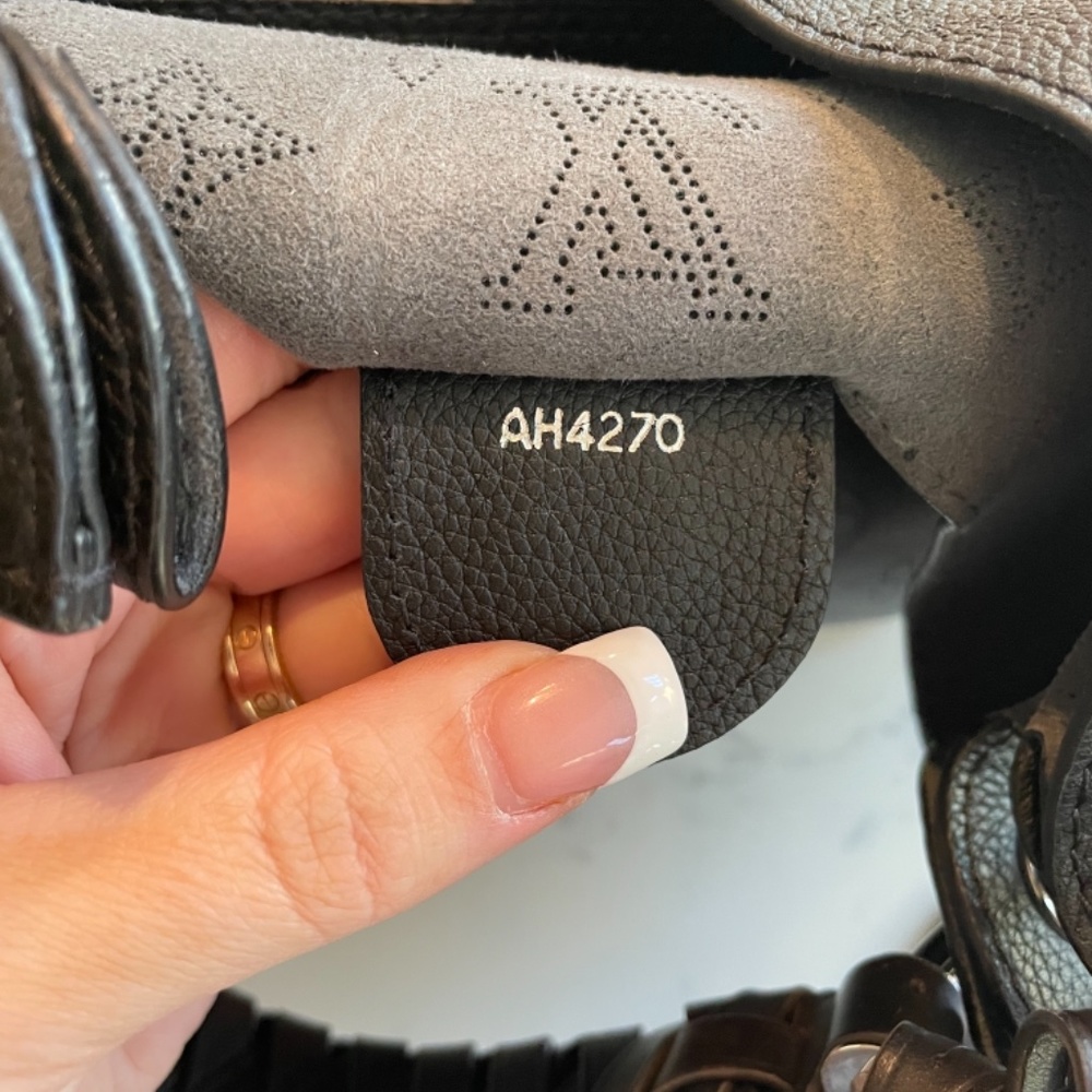 Louis Vuitton Carmel Hobo Bag - Picture 5 of 12